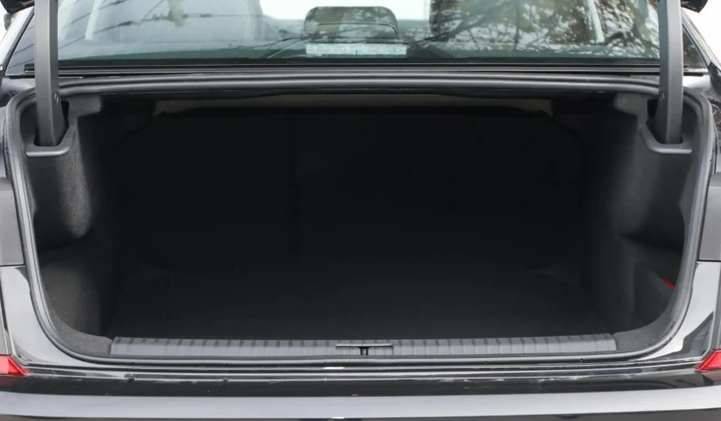 
								Volkswagen Passat full									