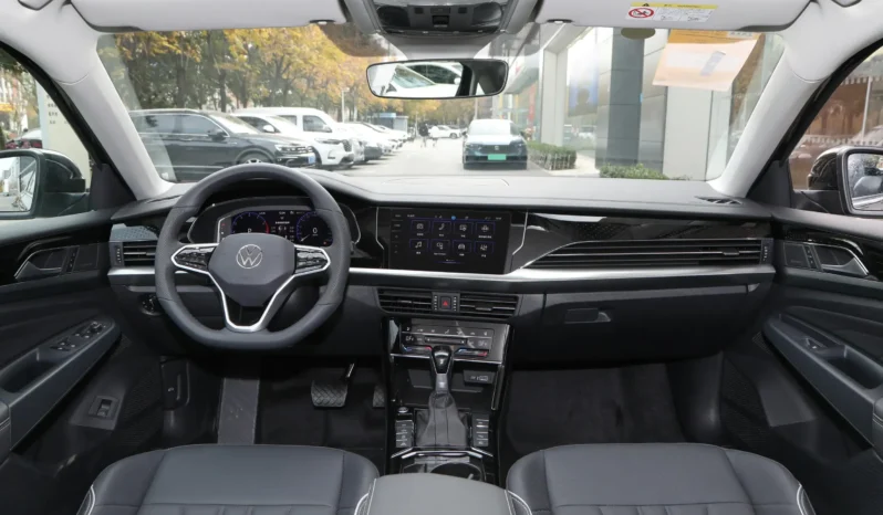 
								Volkswagen Passat full									